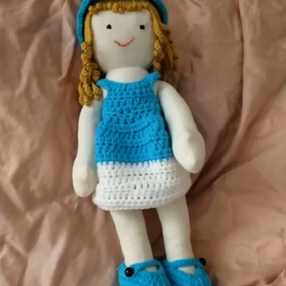 Crochet stuffed animals and dolls, muslin dolls with customizable cloths. - Picture 4 of 6